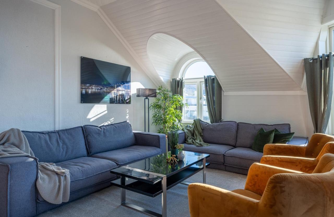 Enter - Exclusive 4 Bedroom Apartment