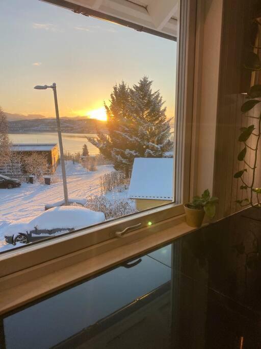 Hus Med Hoy Standard, Sauna! Villa Tromso