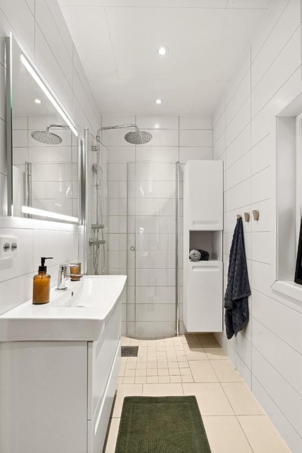 Stylish And Spacious In Center