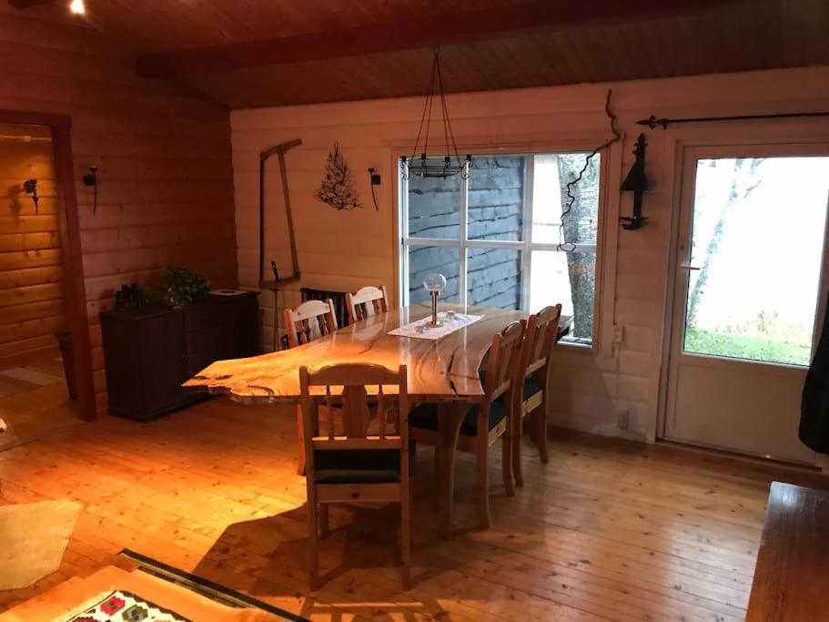 Holiday home Smasletta Lodge, Kvaloya *