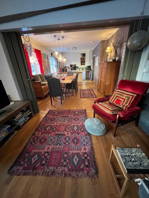 Apartment In The Heart Of The Aurora Borealis - *