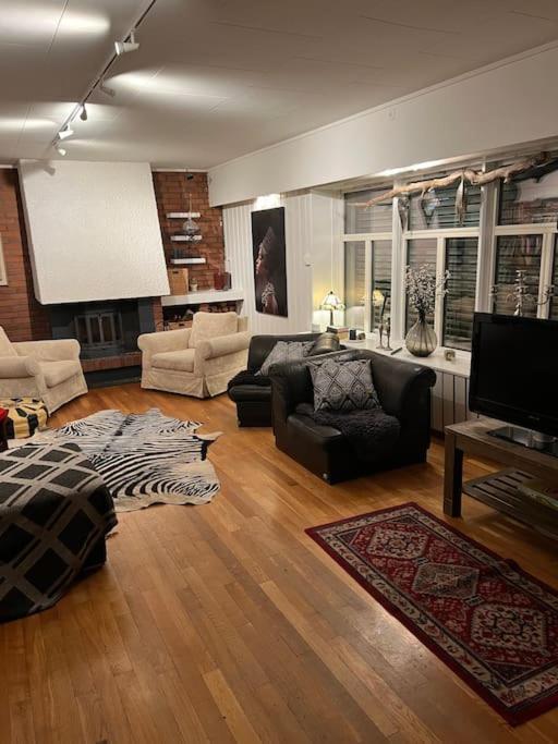 Apartment In The Heart Of The Aurora Borealis - *