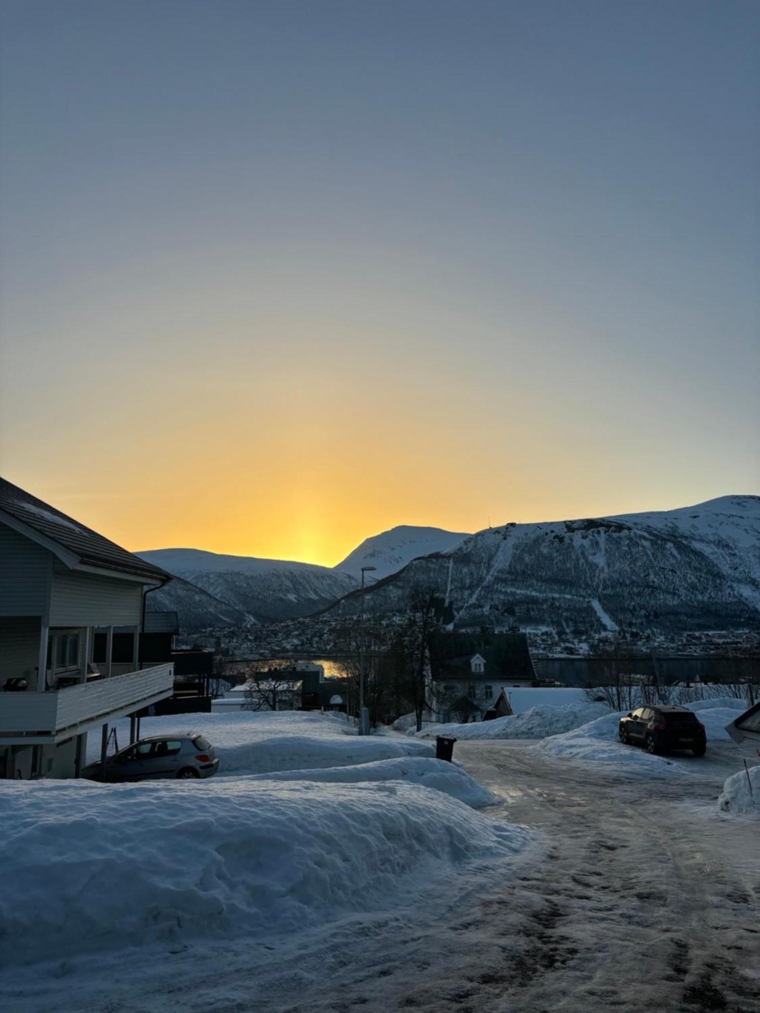 Sentral 4-roms I Trollbakken Leilighet Tromsø