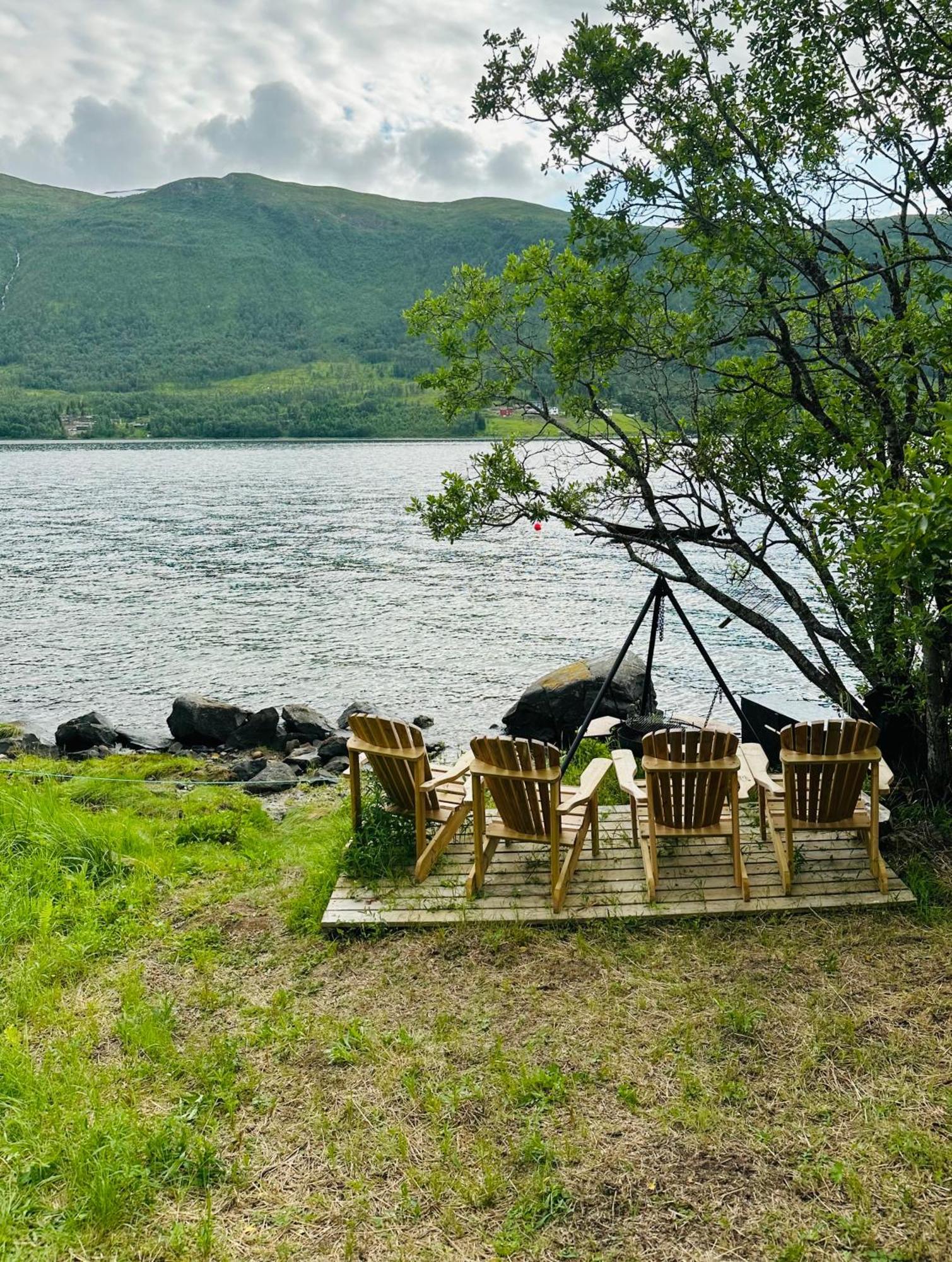 Cozy Fjord Retreat With Firepit And Activities *