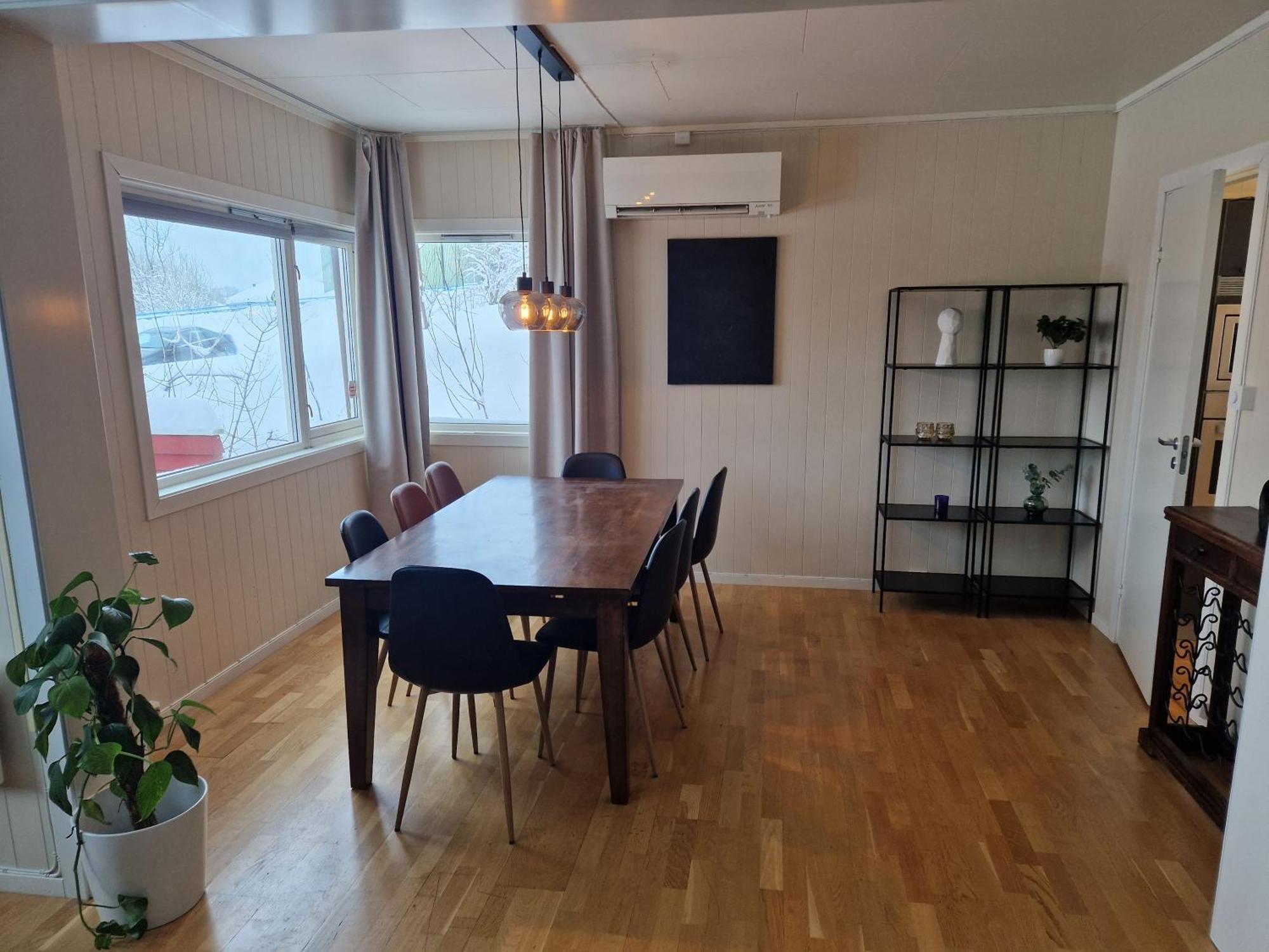 Semi-detached House Downtown Apartment