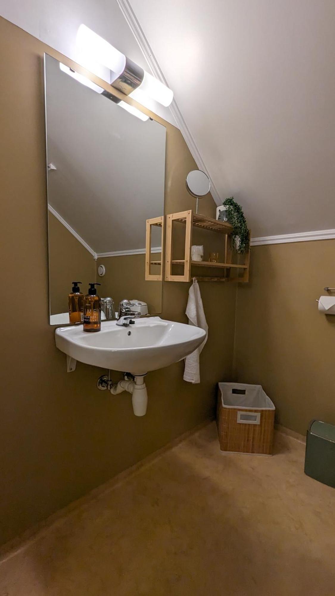 Apartment Townhouse In Central *