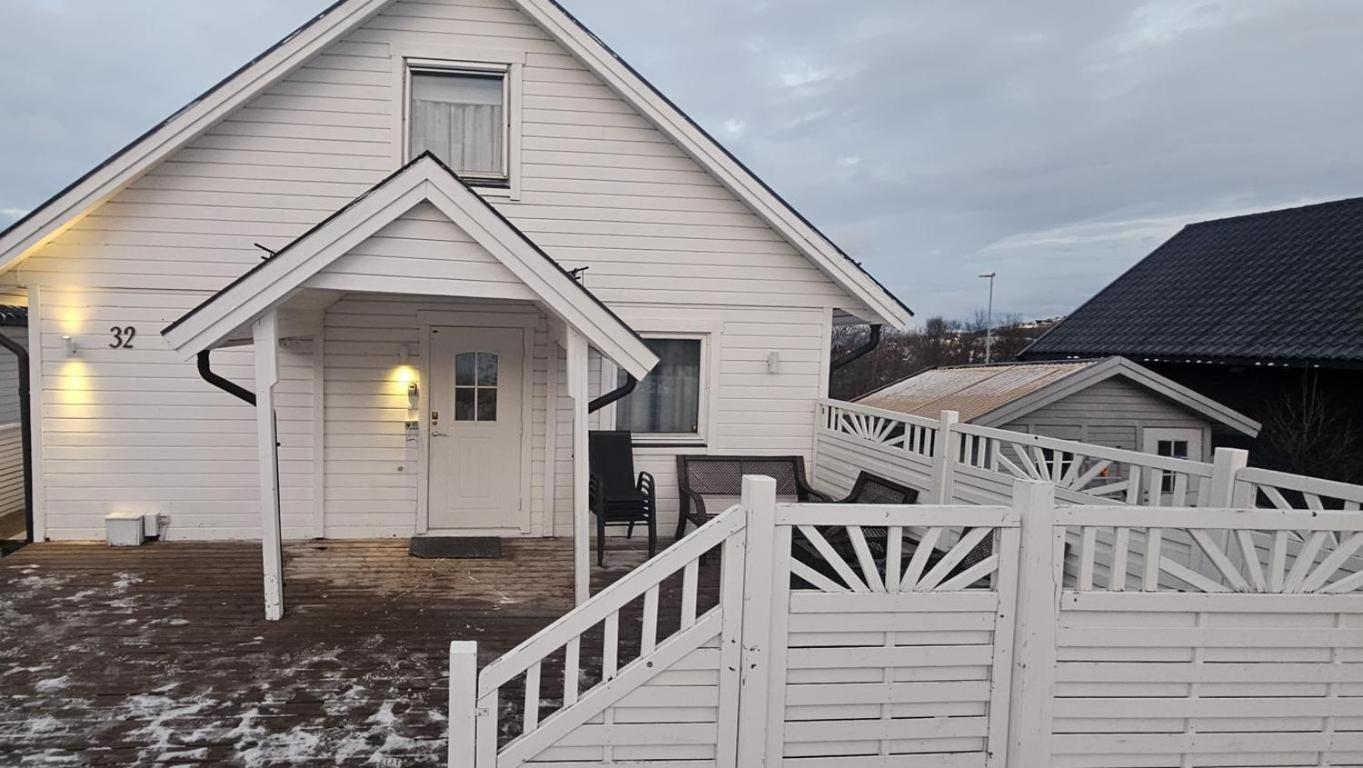 Lovely 4 Bedroom House With The View Of Aurora Holiday home Tromso