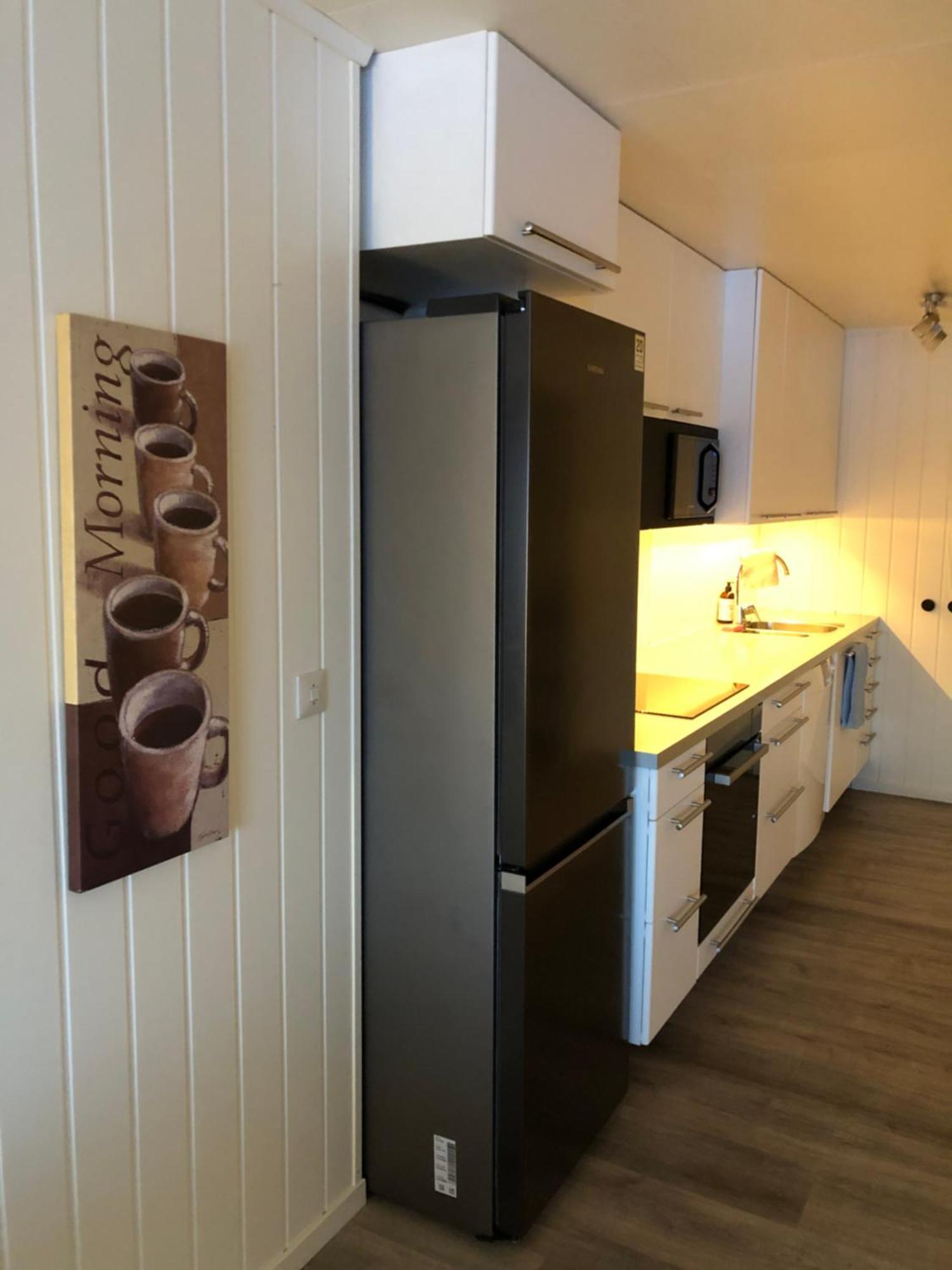 Moderne Og Trivelig Leilighet, Med Unik Utsikt
