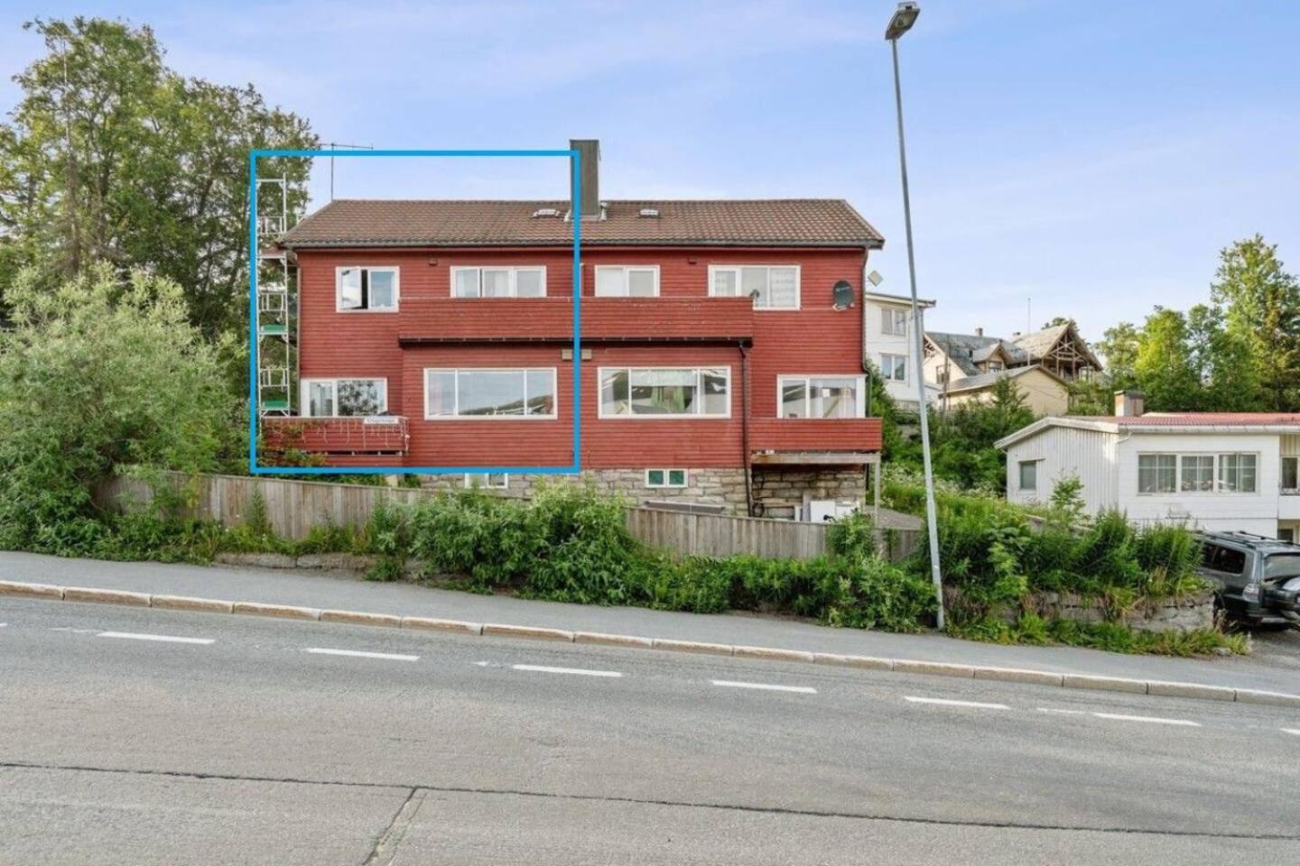 Semi-detached House Downtown *