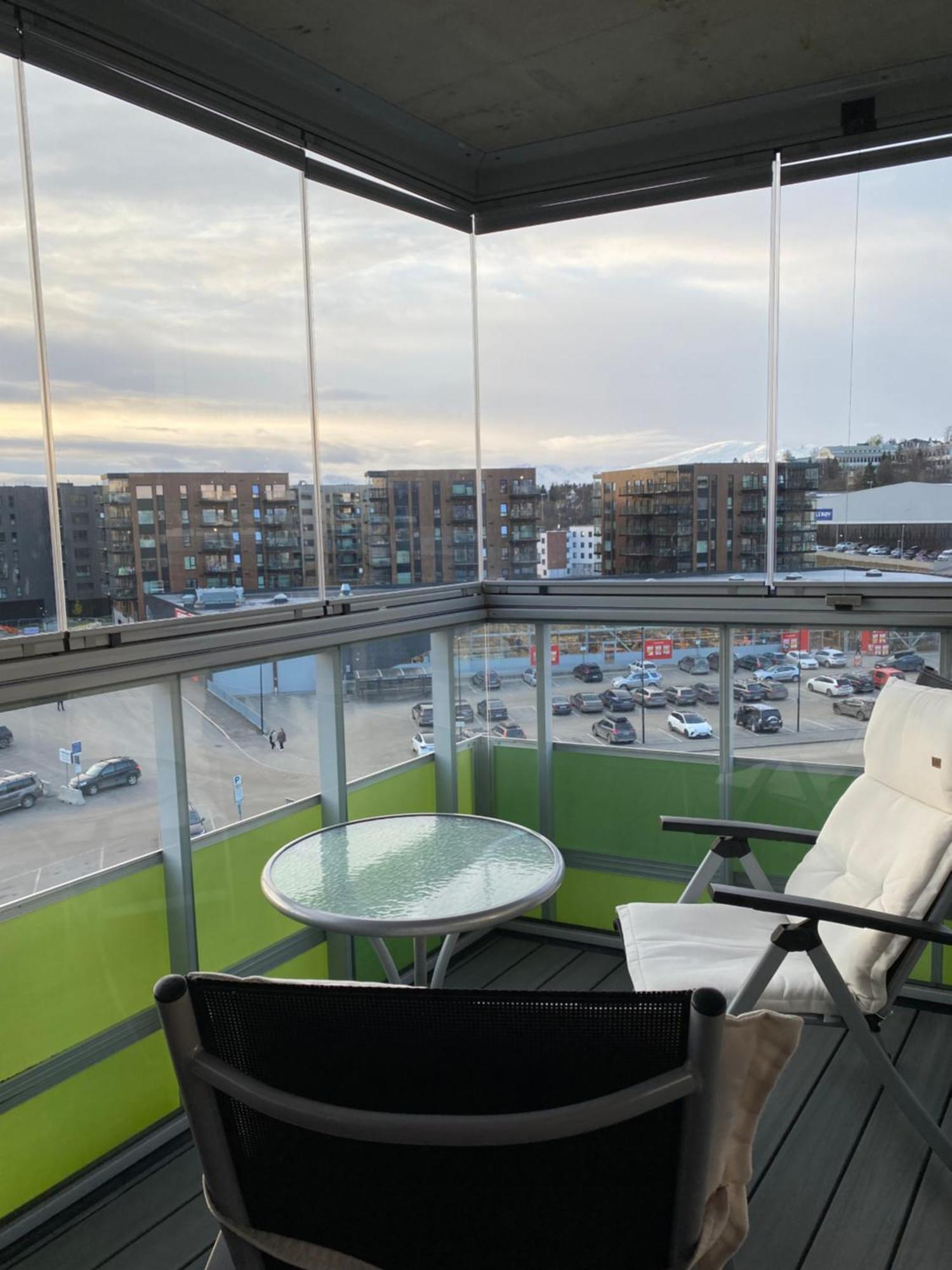 Royal On The Edge By The Sea Apartment