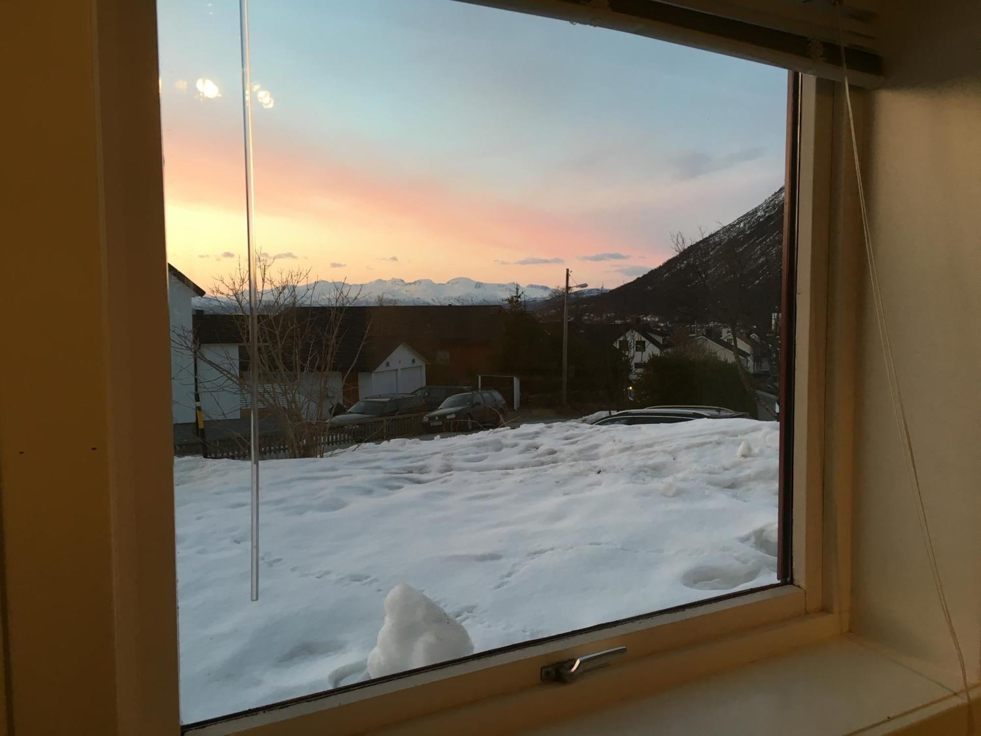 Sentralt Plassert Ved Sherpatrappen Tromso