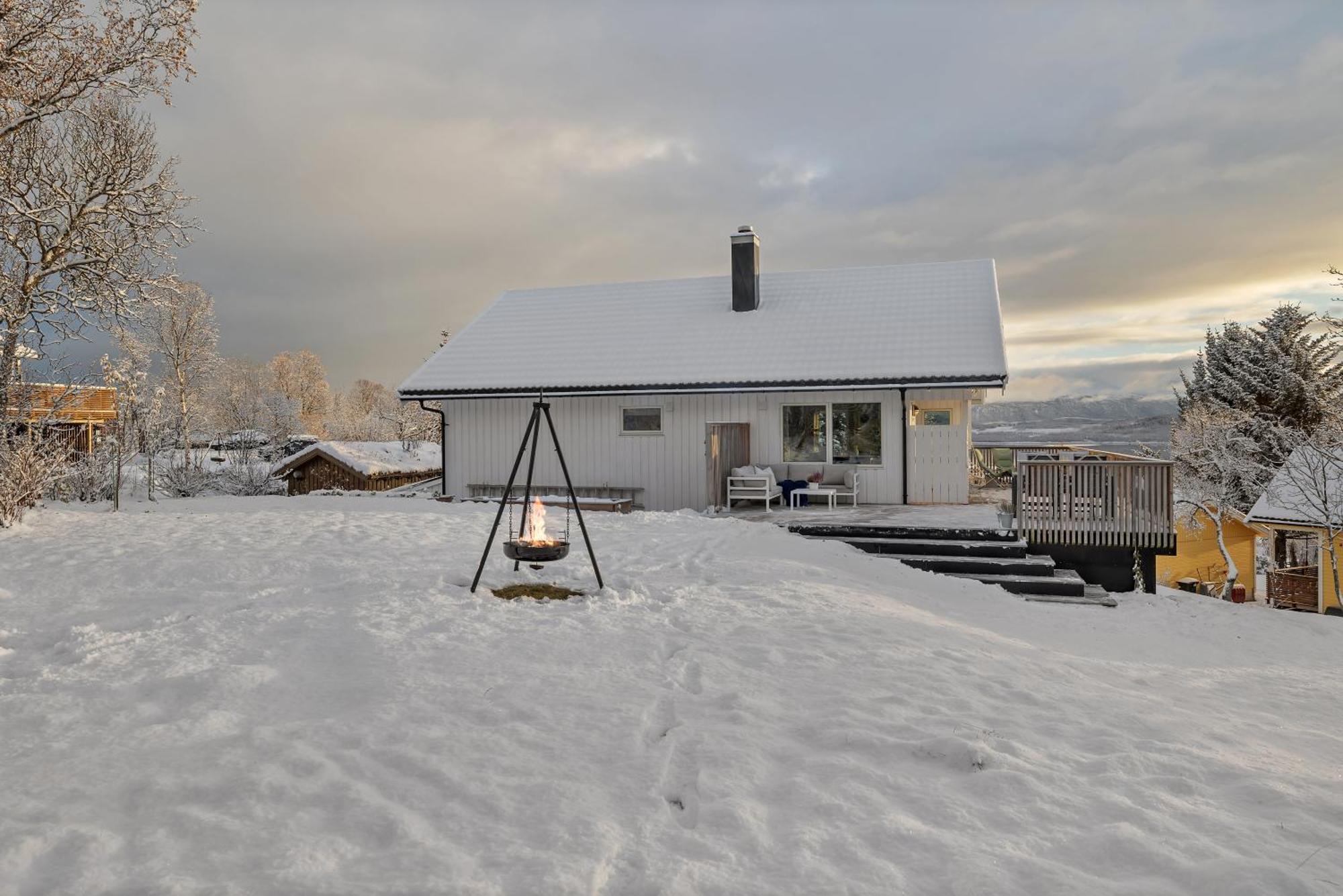 Hus Med Hoy Standard, Sauna! Villa Tromso