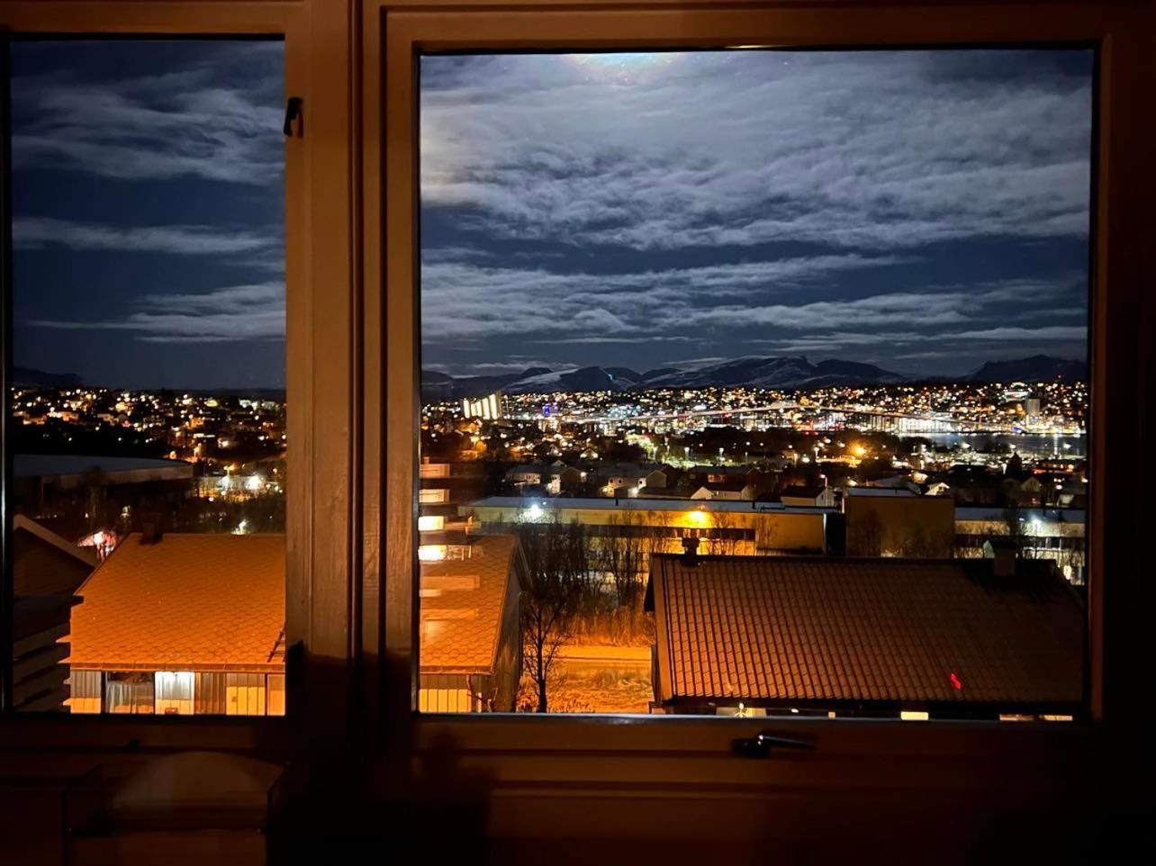 Large House With Spectacular View Ferienhaus
