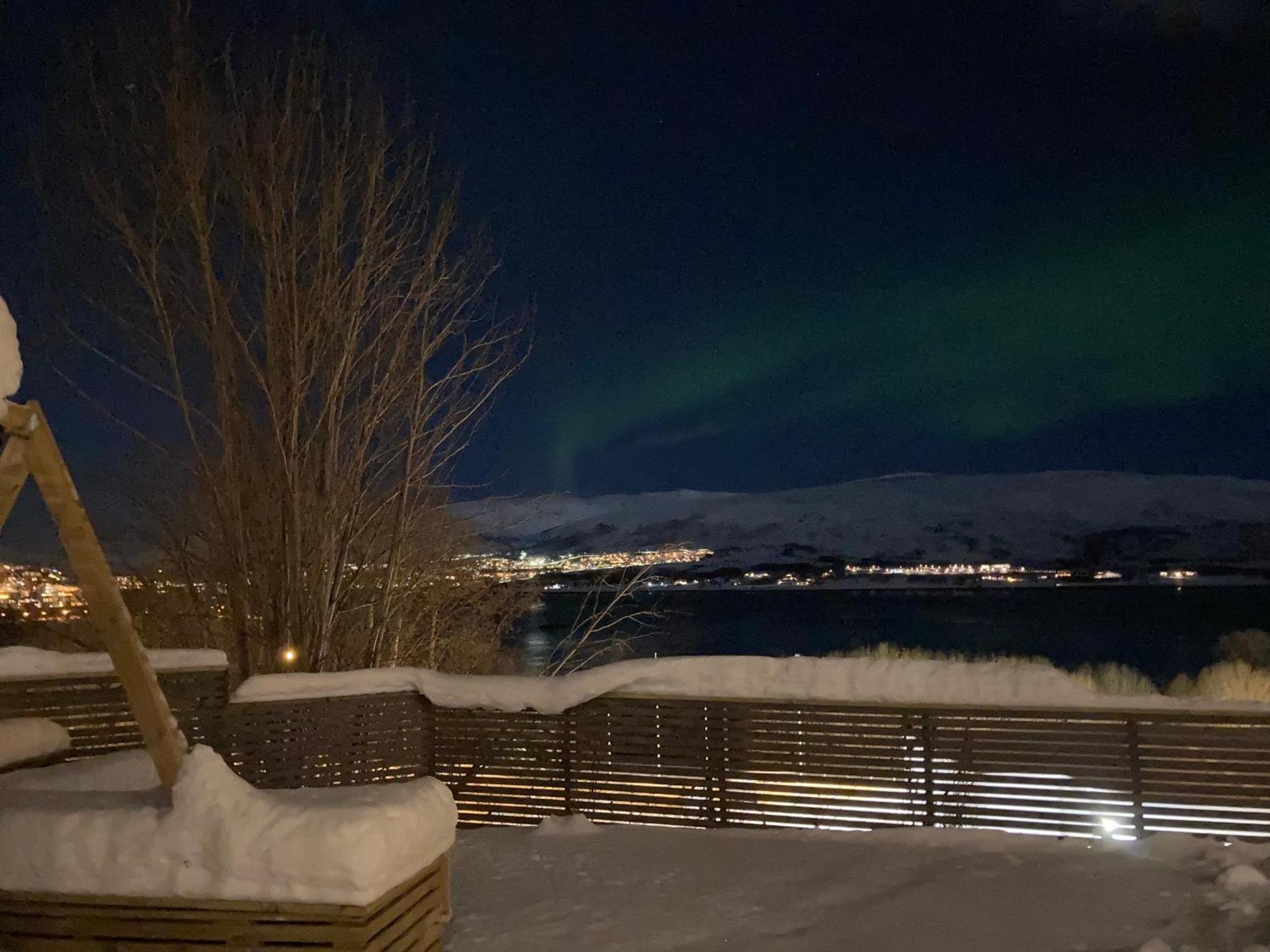 A Place For Aurora In Wintertime And Midnight Sun In Summer-time! Appartement *