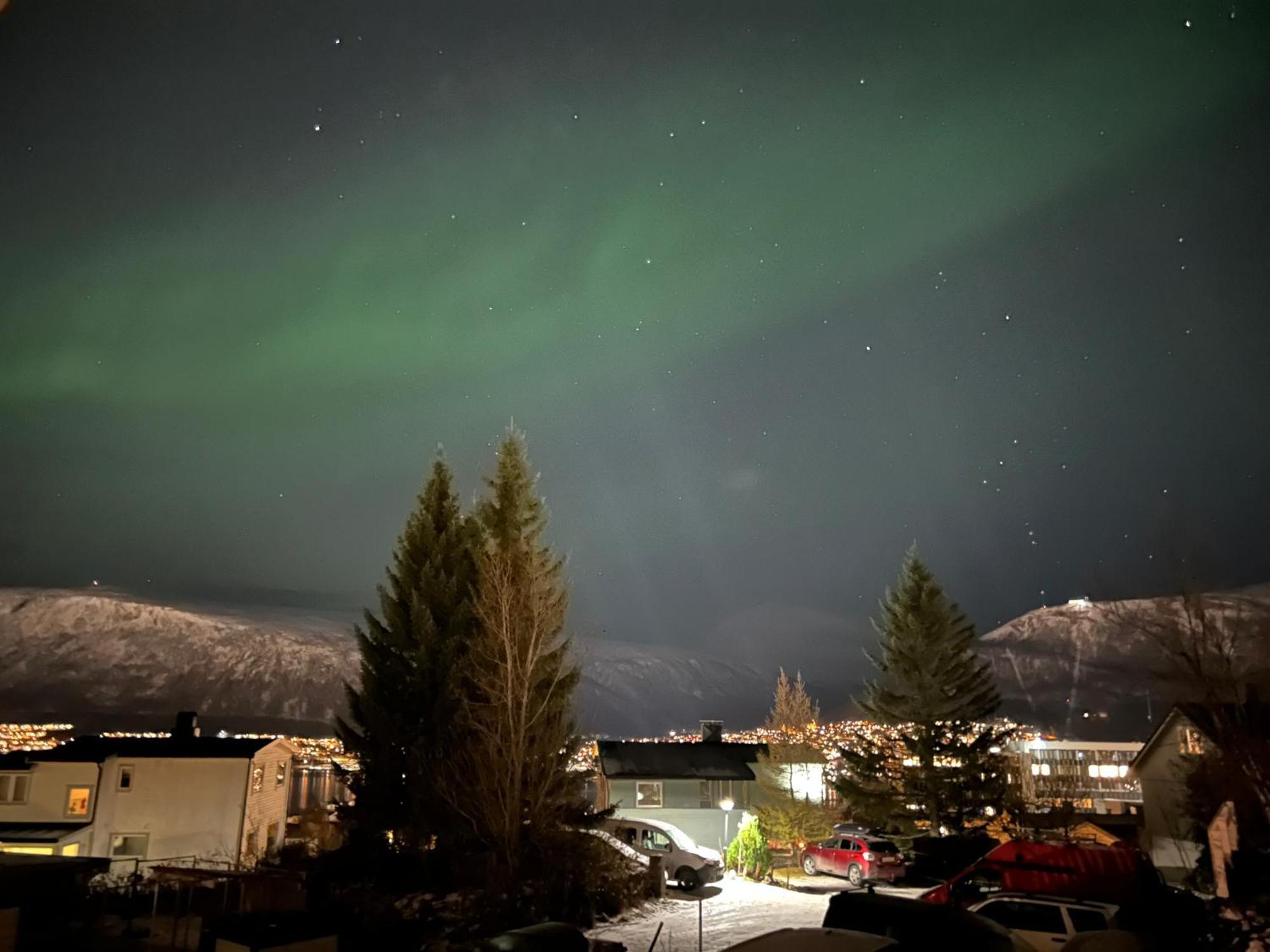 Arctic 3 - Aurora View - Free Parking Apartment *