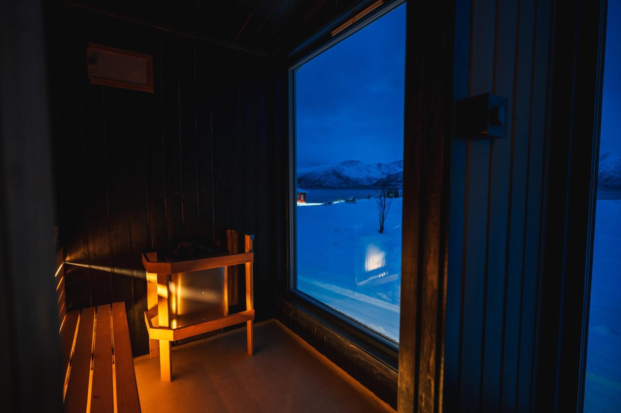Aera - Glass Resort