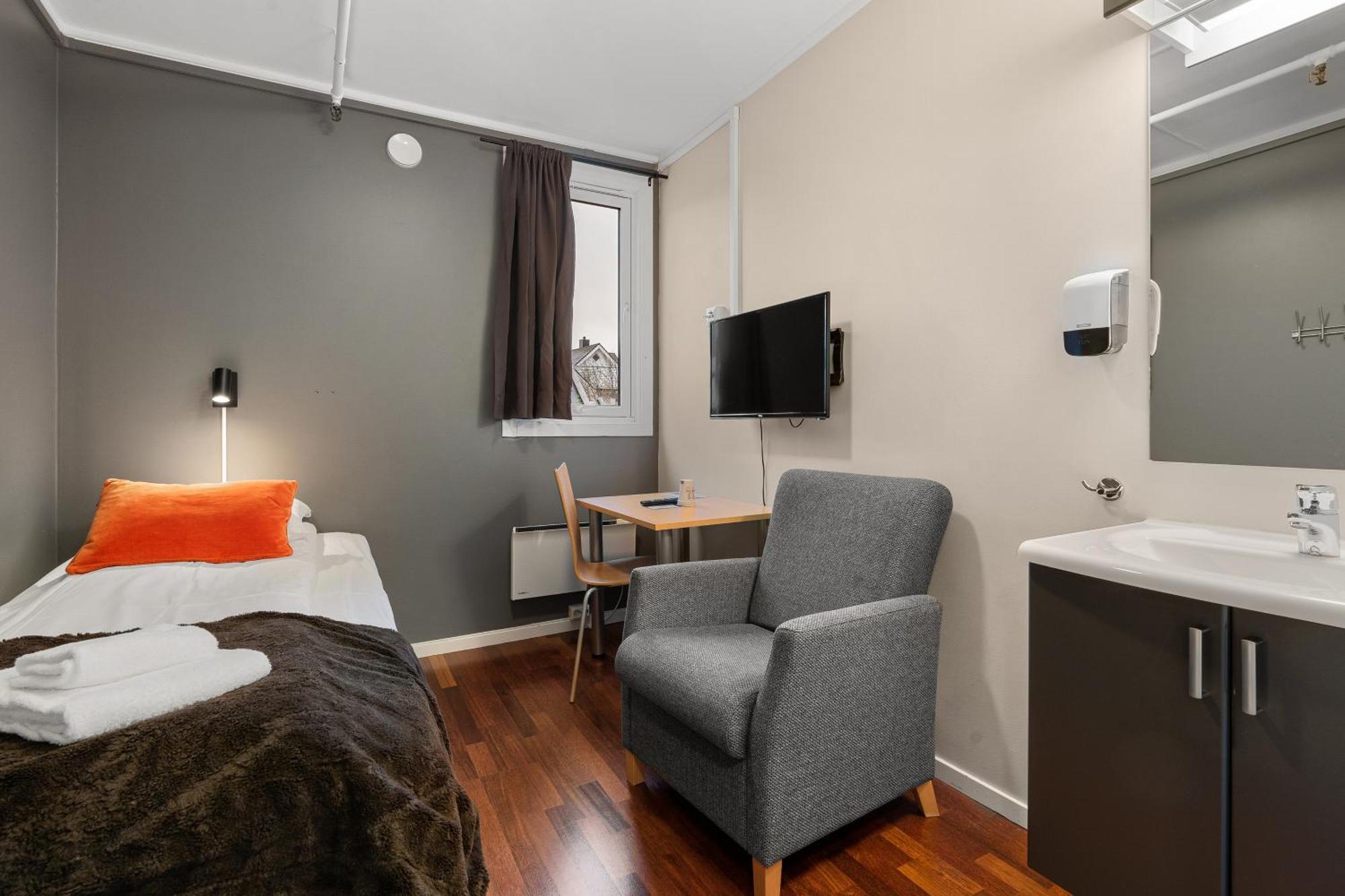 Enter Backpack Hotel