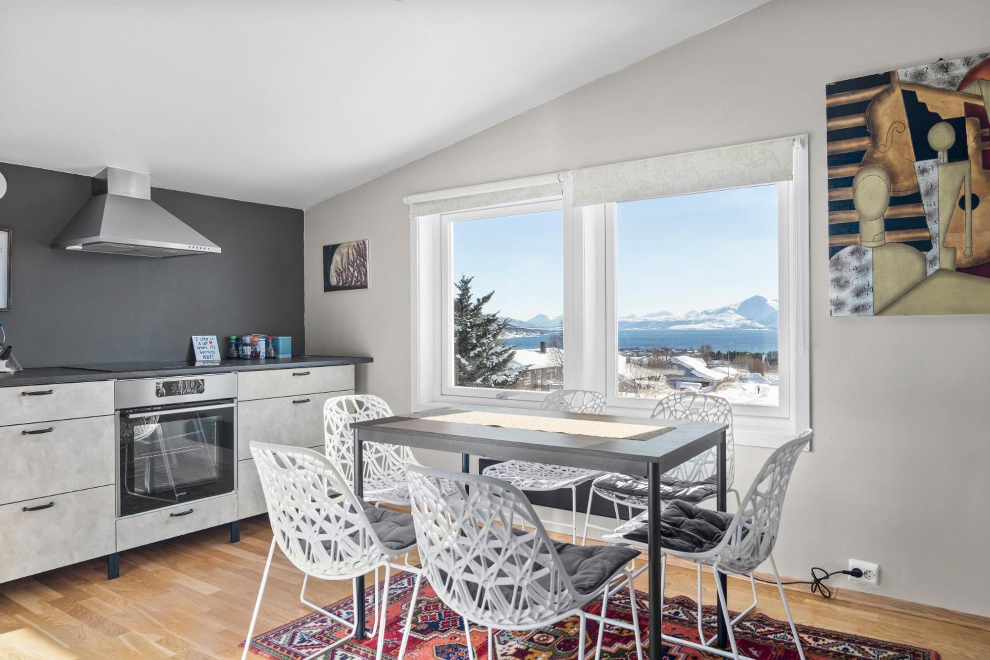 Central Panoramic Retreat Tromso