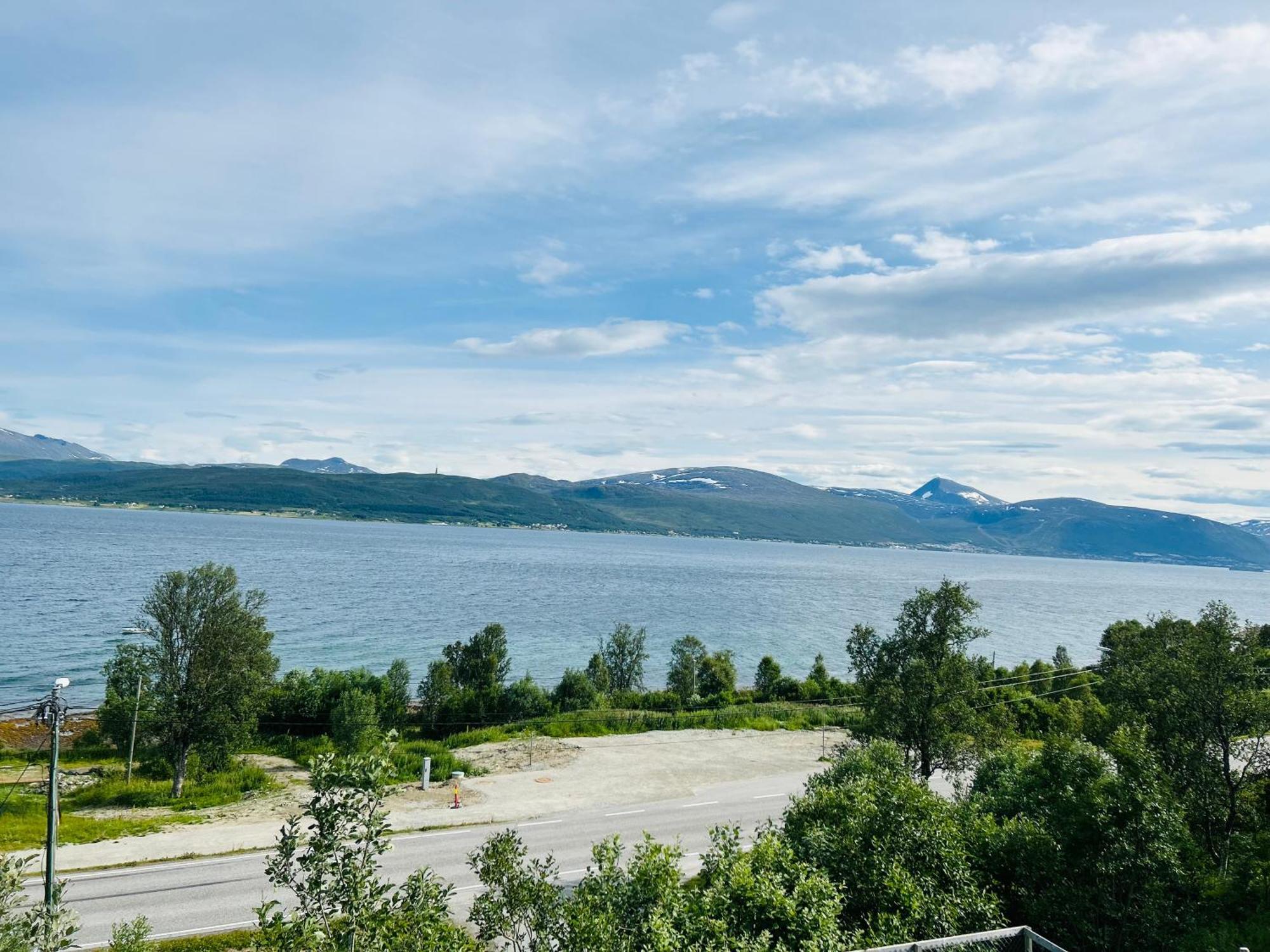 In With Sea And Mountain View * Tromsø