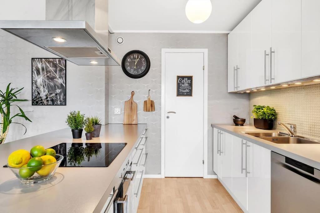 Apartment Flott Og Sentral Moderne Leilighet Pa 2 Etasjer *