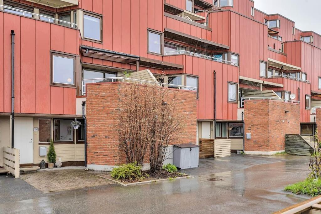 Flott Og Sentral Moderne Leilighet Pa 2 Etasjer