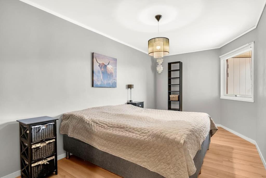 Flott Og Sentral Moderne Leilighet Pa 2 Etasjer Apartment Tromso