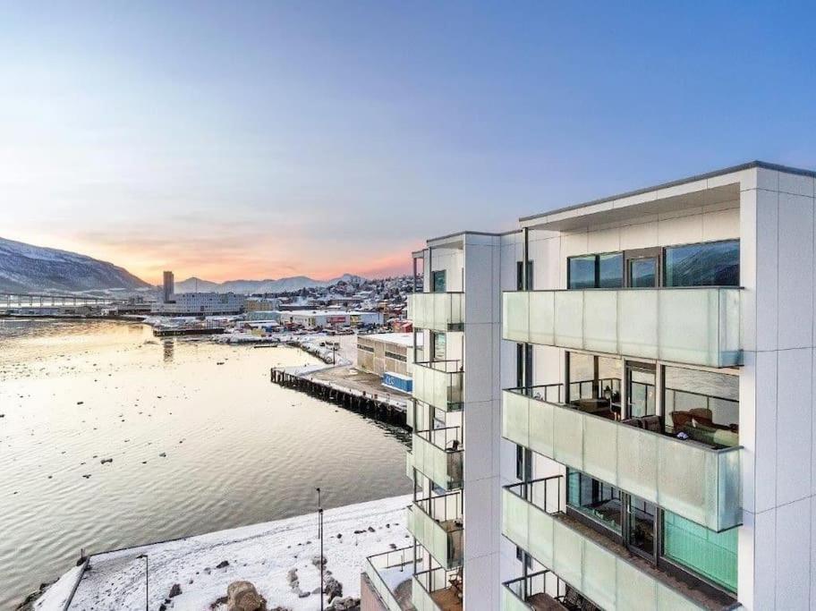 Apartment Beautiful With Seaview Tromso