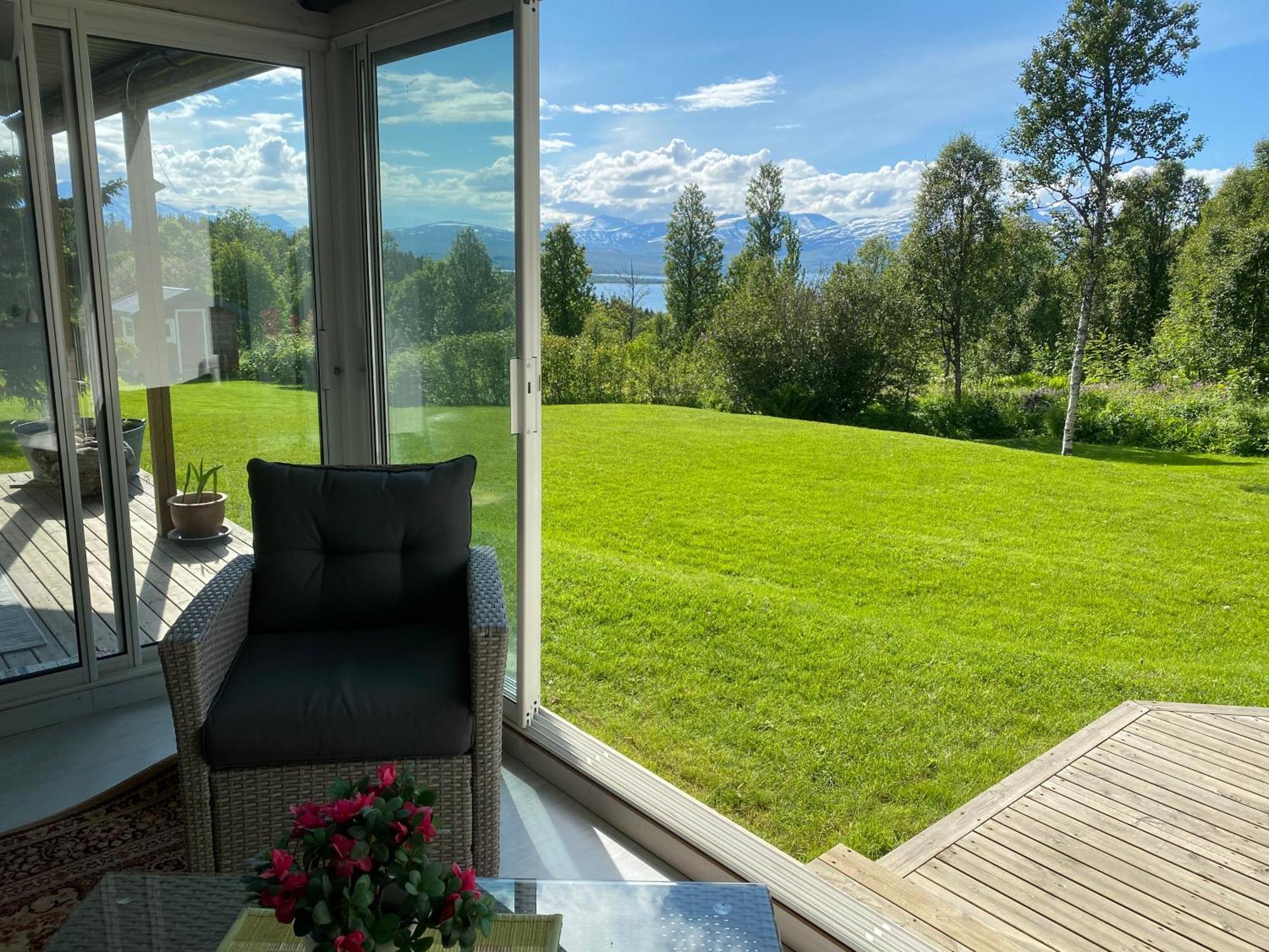 Gitta - Privat With Glass Patio And Free Parking Apartment Tromso