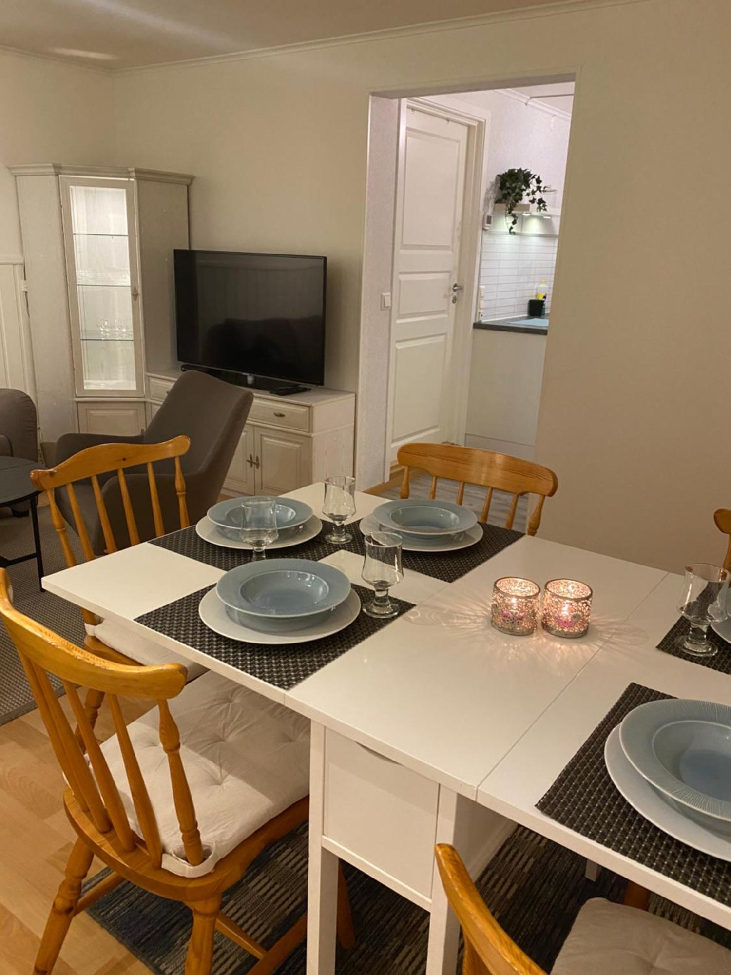 Gitta - Privat With Glass Patio And Free Parking *