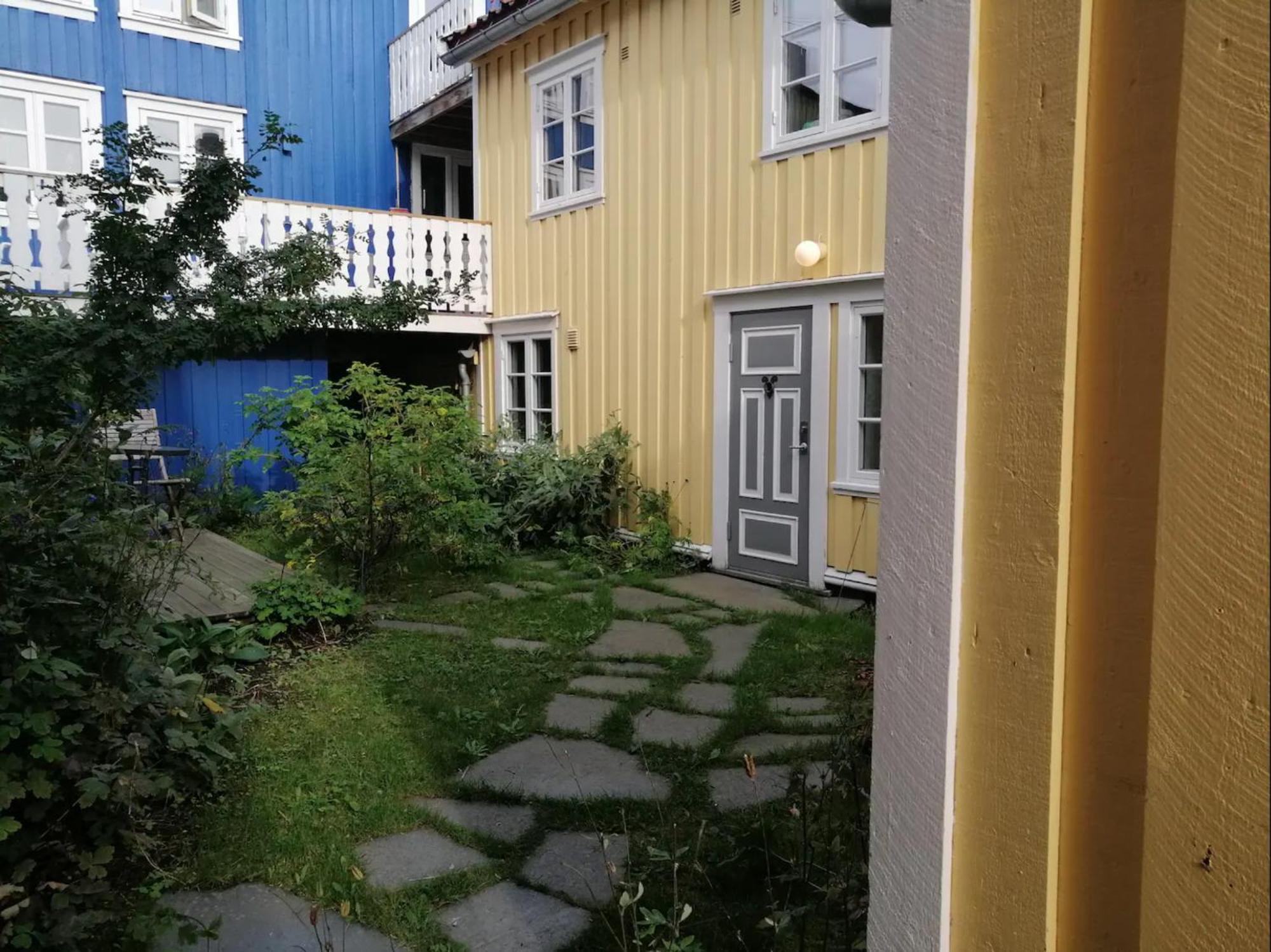 Sjarmerende Og Lysfylt Midt I * Tromso