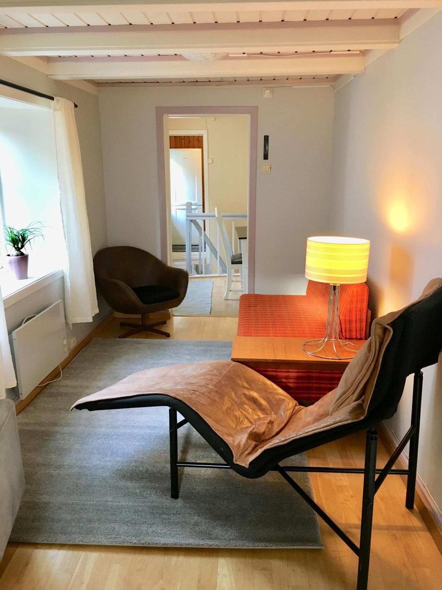 Sjarmerende Og Lysfylt Midt I Tromso