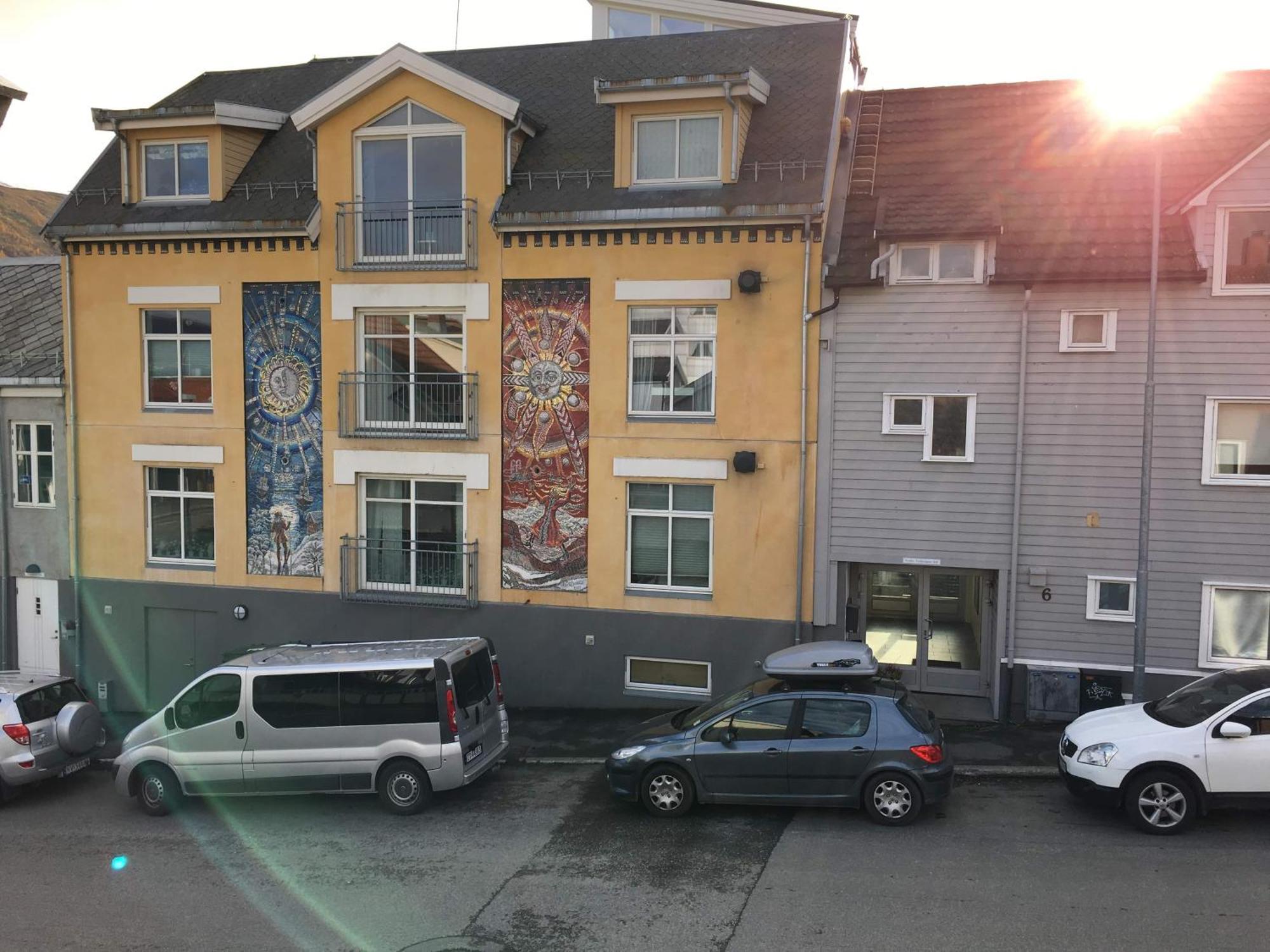Sjarmerende Og Lysfylt Midt I Apartment