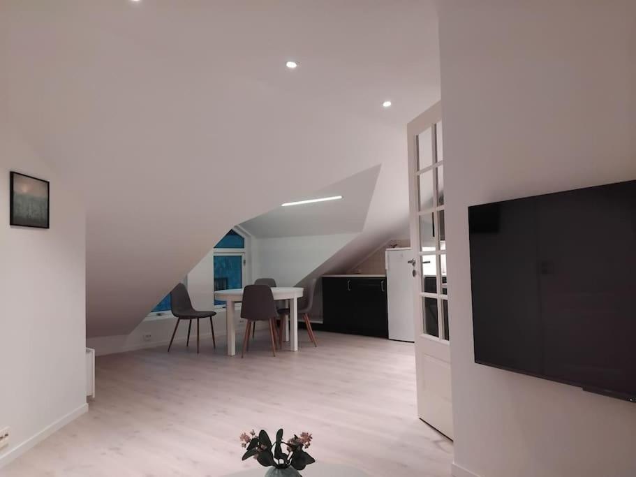 Apartment In Center *