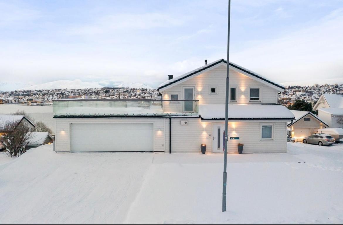 Villa Moderne Sentral Med Fantastisk Utsikt Over Byen Tromso