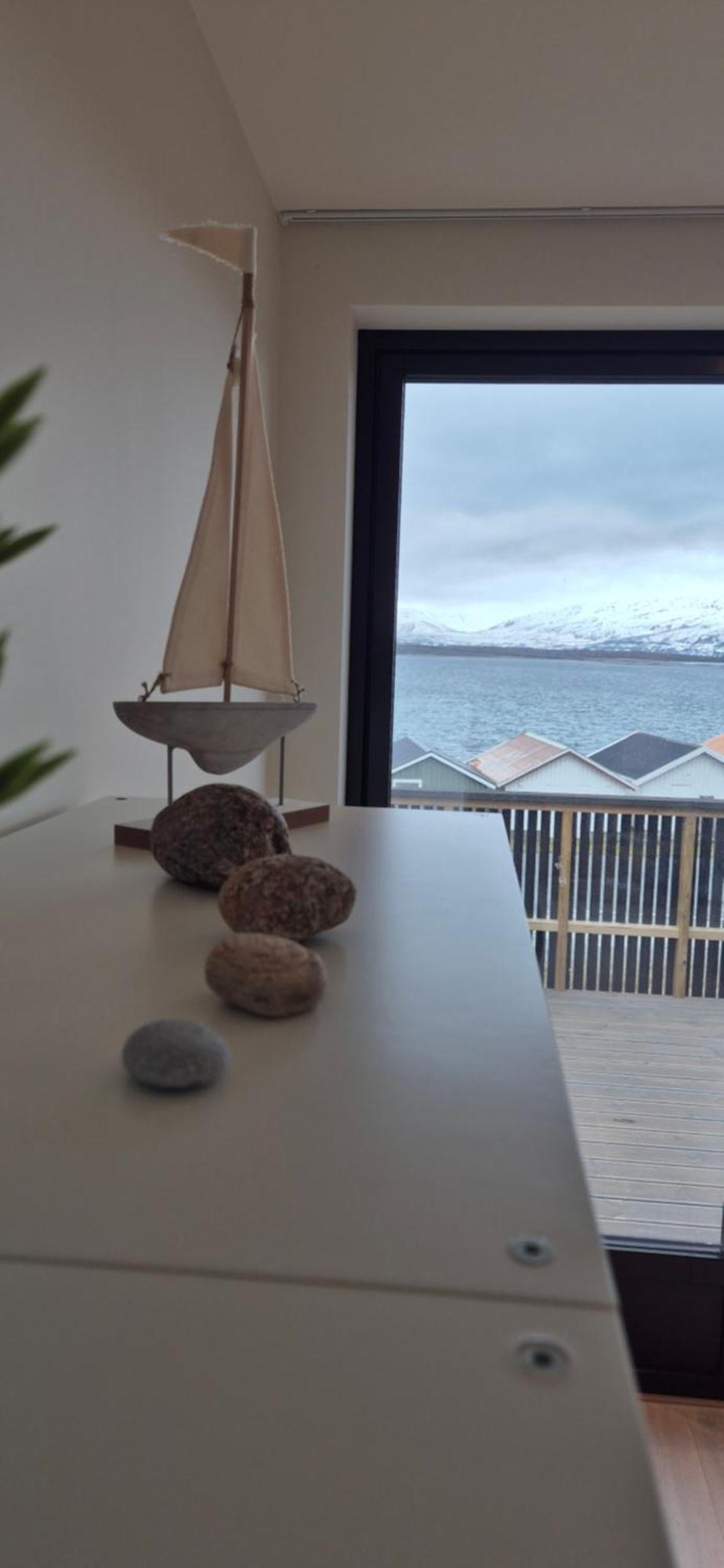 Yggdrasil Sea View Apartment