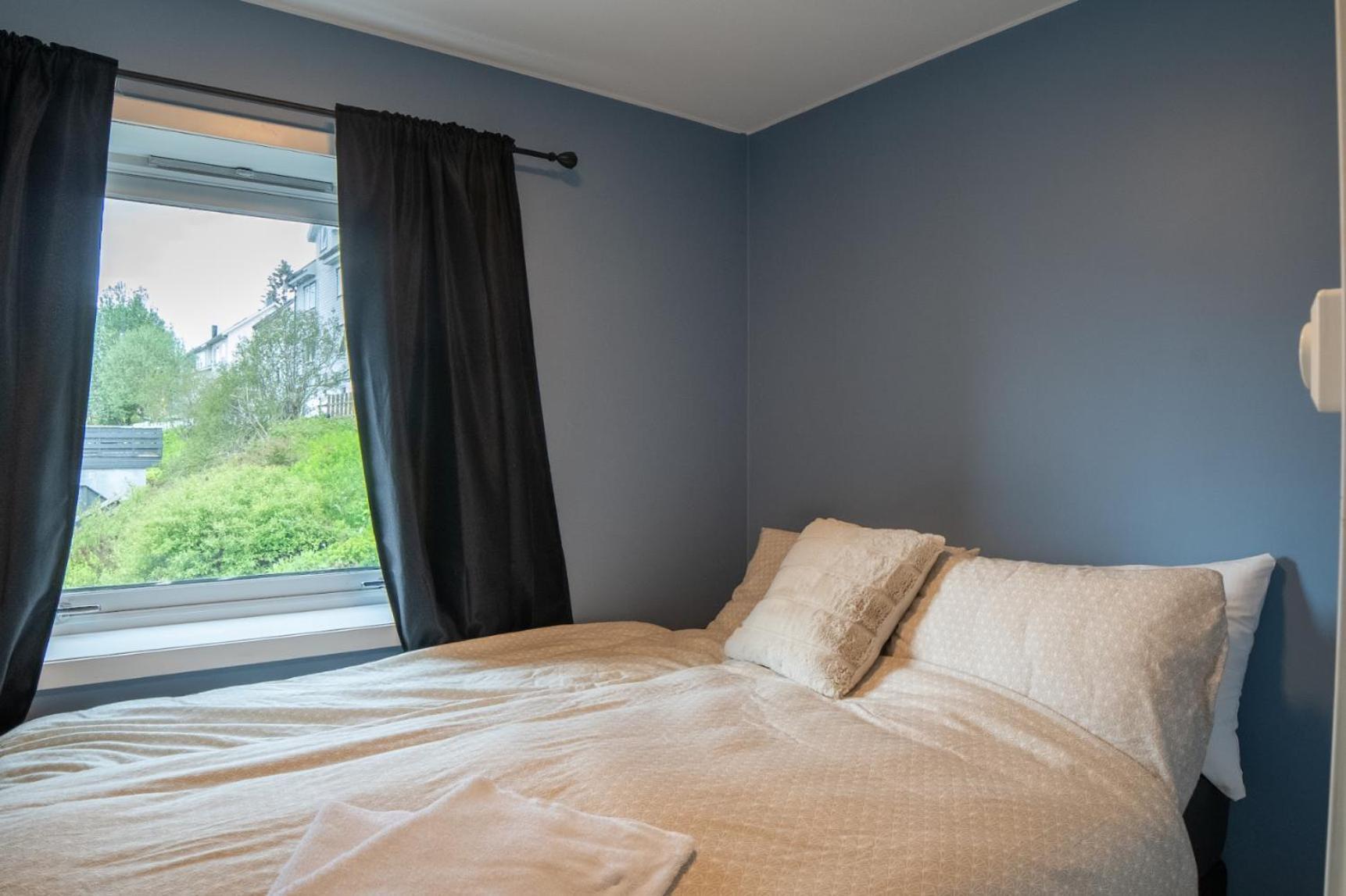 Apartment Close To Everything! Comfy!