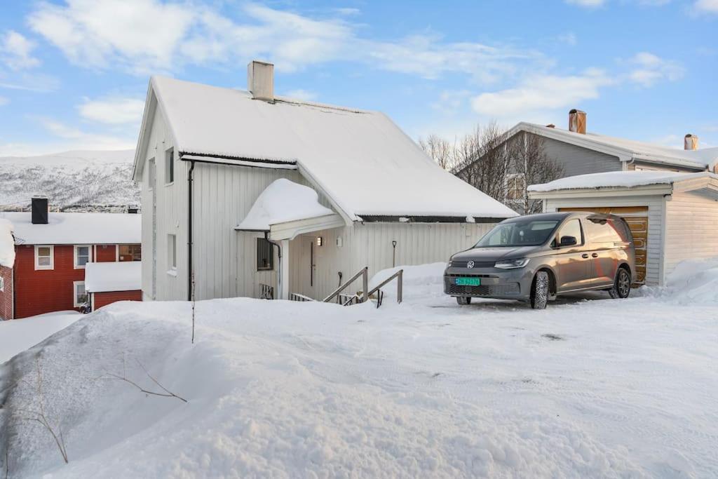 Stor Og Moderne Leilighet