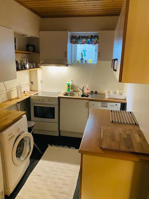 Apartment Praktisk Med Gratis Parkering Sentralt Tromsø