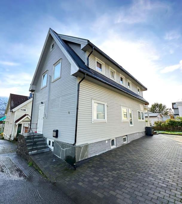 Sentral Moderne Med 3 Soverom - Solis Apartment