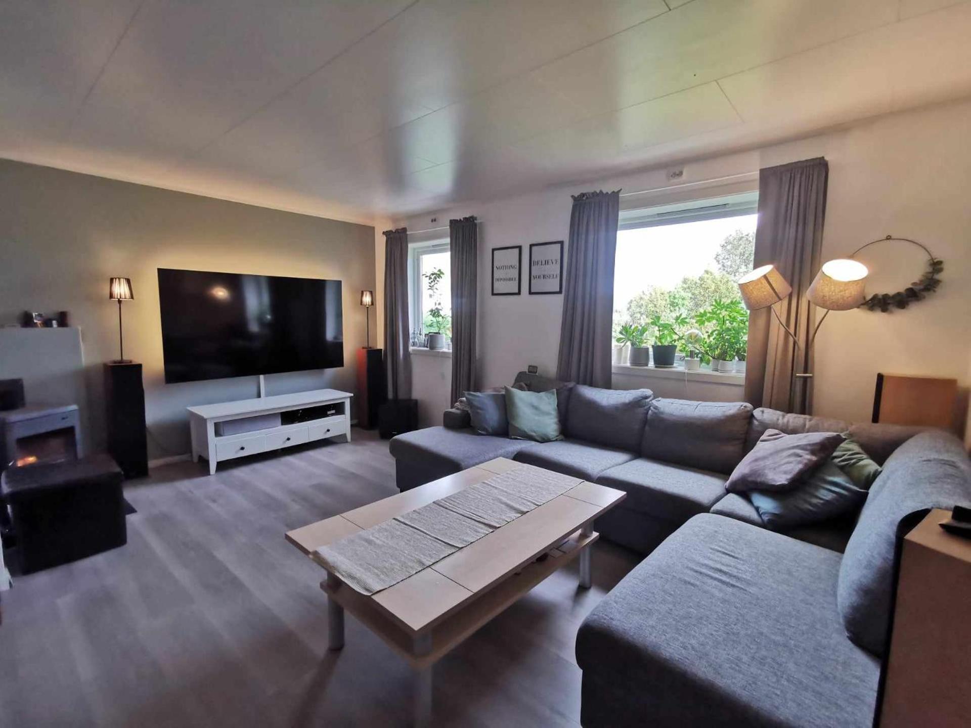 Modern 2 Bedroom Luxury King Bed, New Queen Bed, Free Parking, Perfect For Aurora Hunting And Exploring Kvaloya, Tromso, And Surrounding Islands Year-round Appartement