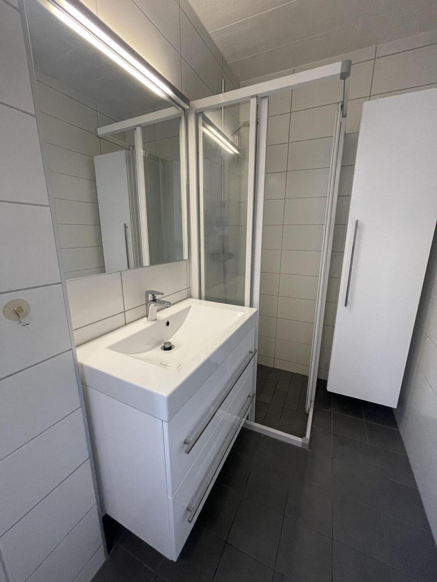 Arctic - 4 Bedrooms And Parking Apartment *
