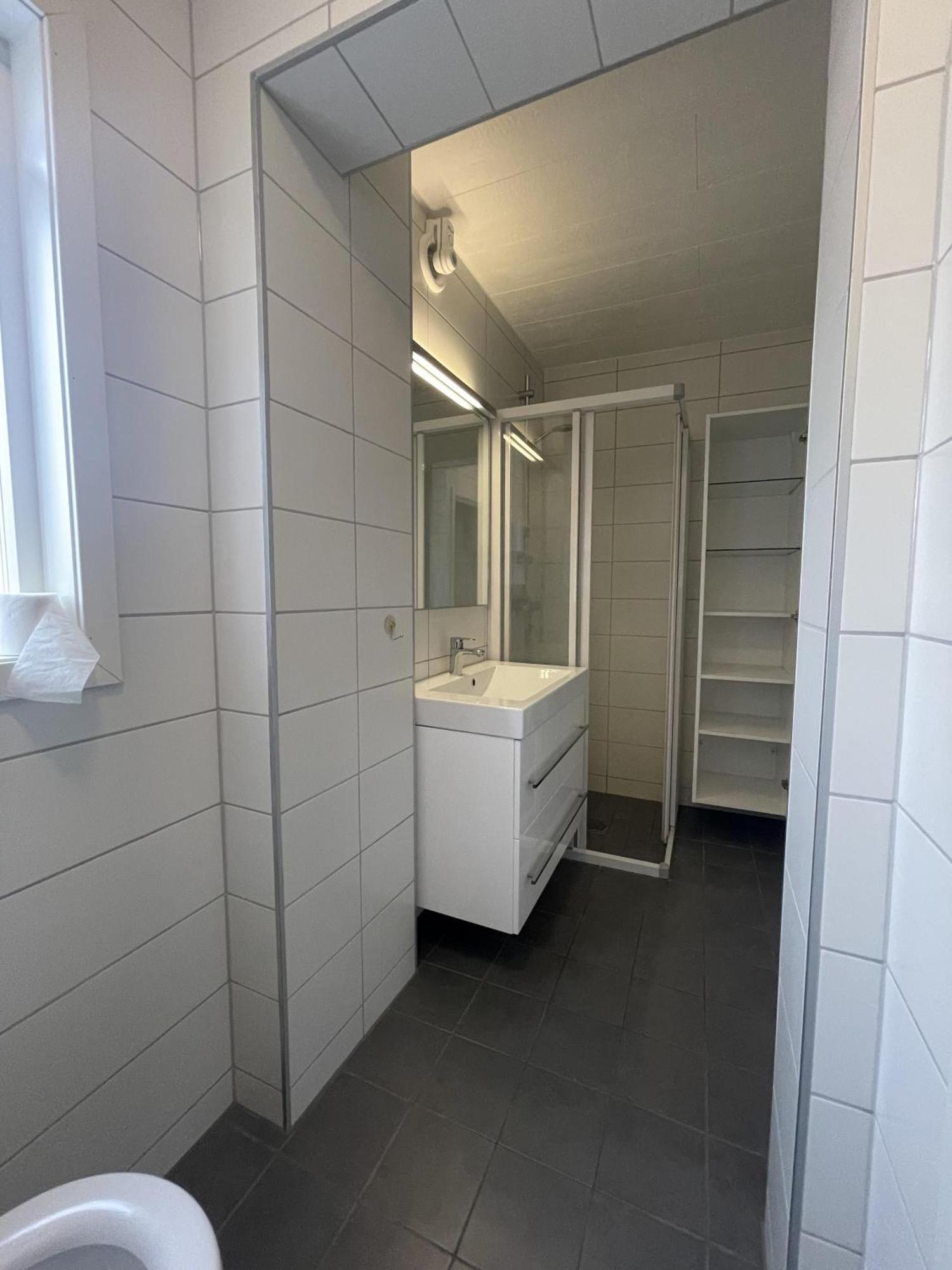 Arctic - 4 Bedrooms And Parking Apartment *