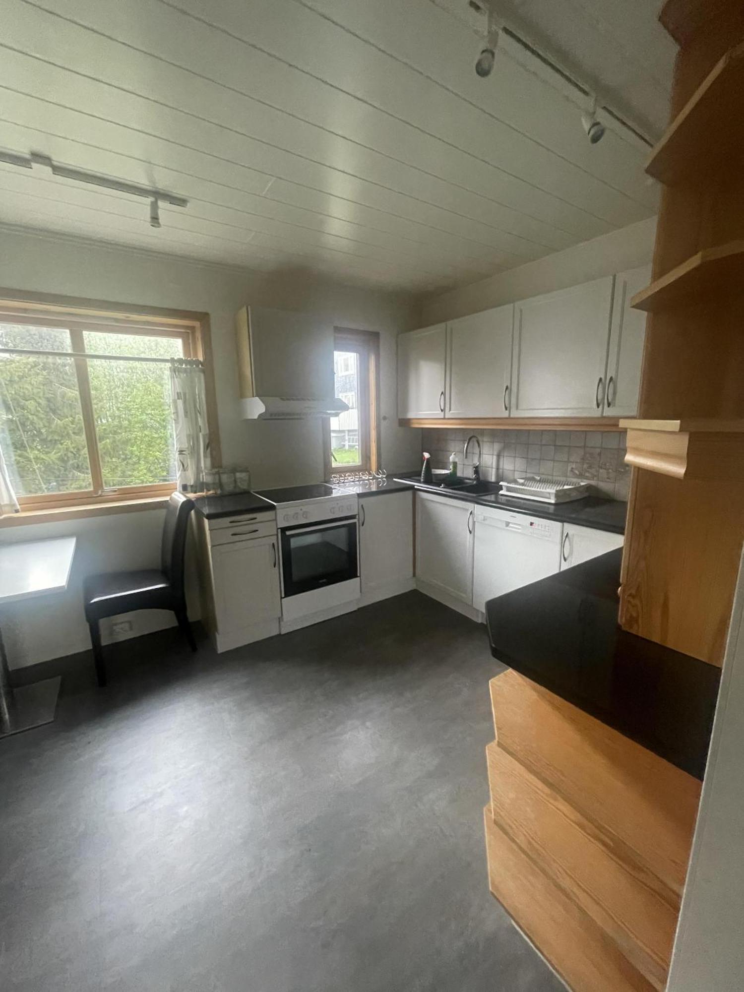 Arctic - 4 Bedrooms And Parking