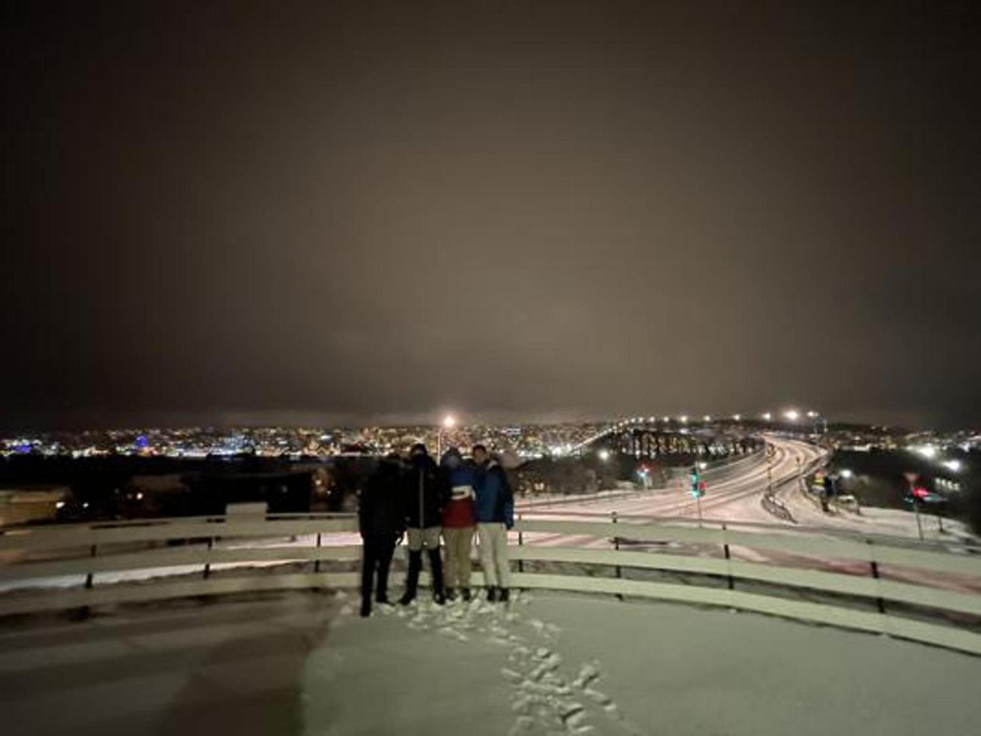 Apartment Arctic - 4 Bedrooms And Parking Tromso