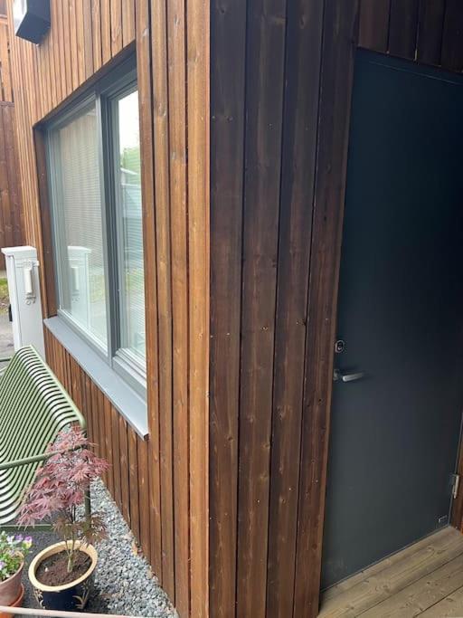Apartment Liten Og Moderne Hybel Med Gratis Parkering