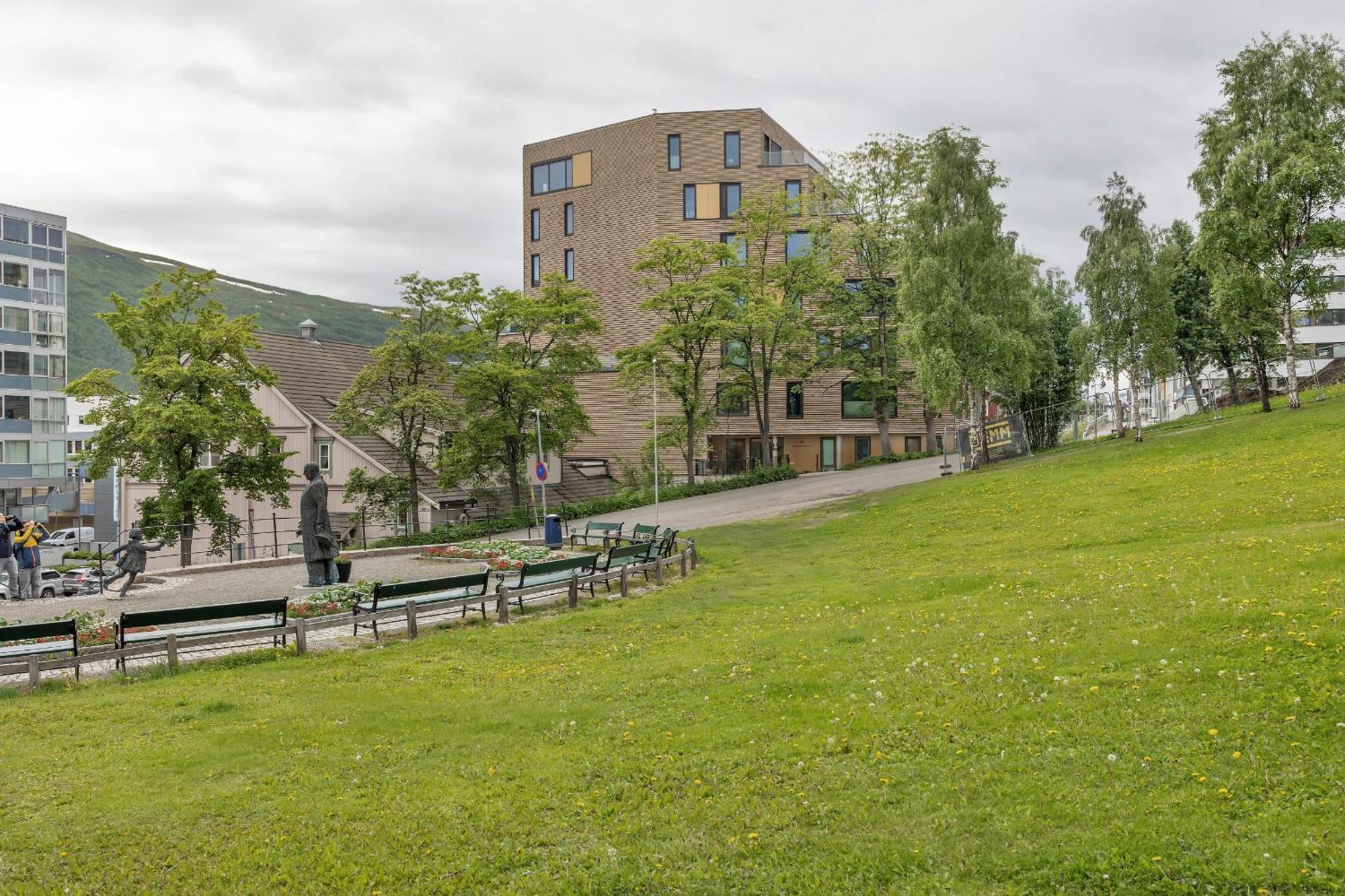 The Arctic Urban Cityscape Apartment