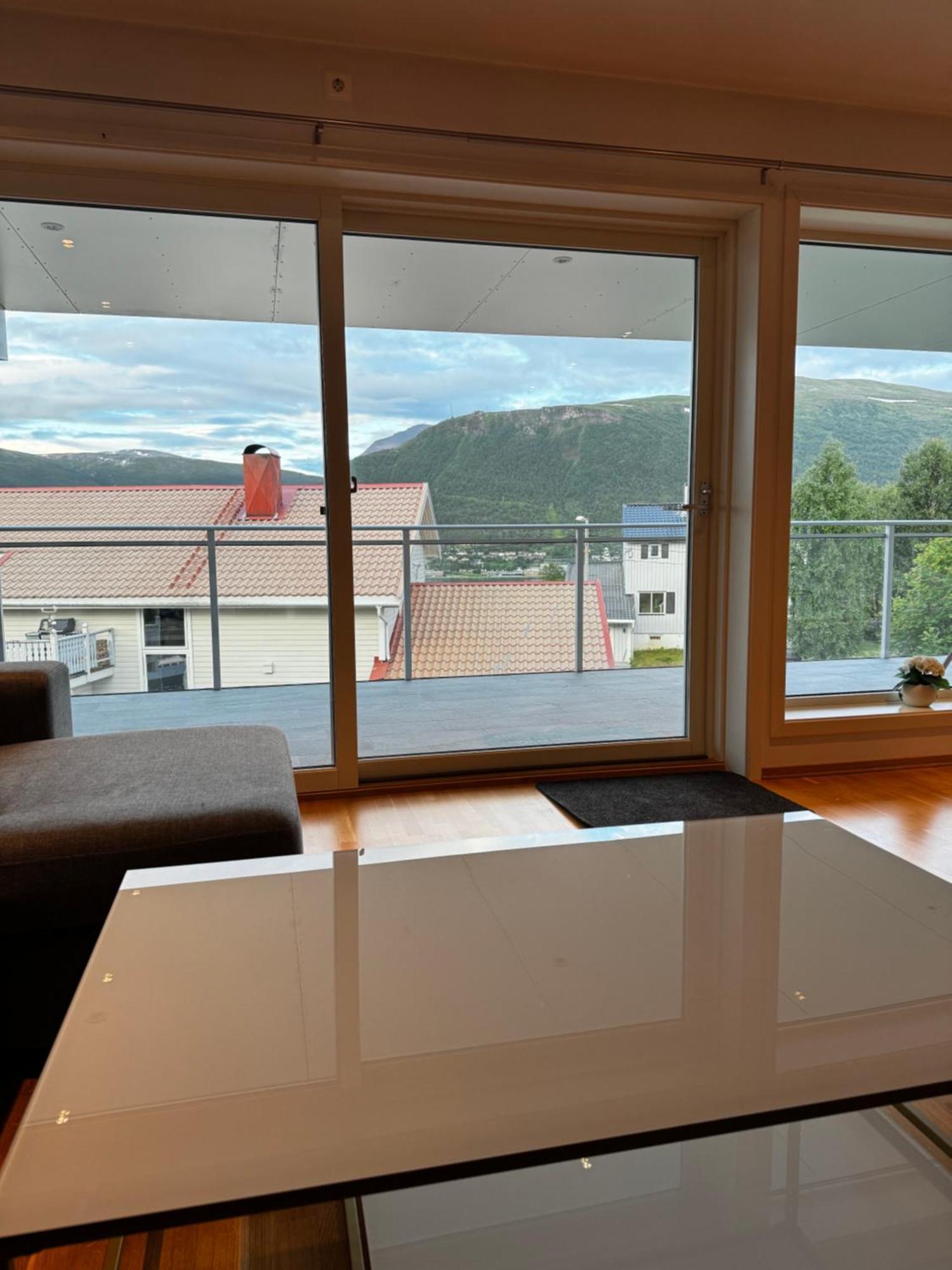 Sentral Med Fantastisk Utsikt Apartment *