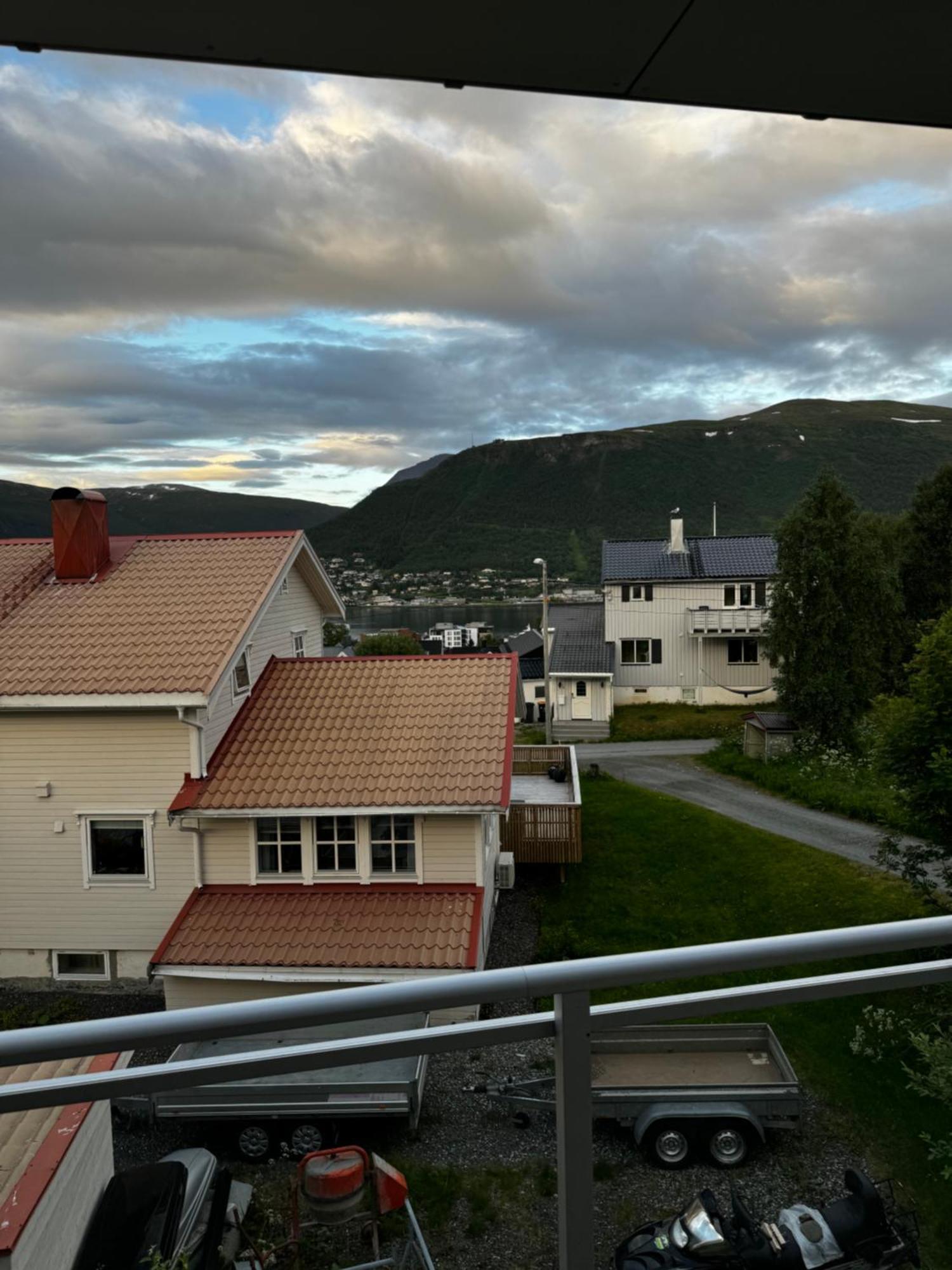 Sentral Med Fantastisk Utsikt Tromso