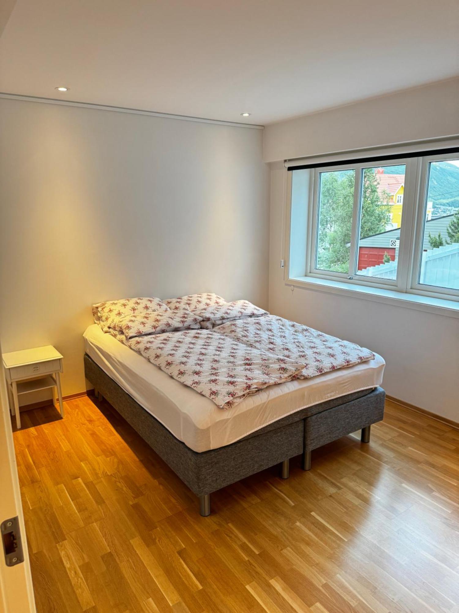 Sentral Med Fantastisk Utsikt Apartment
