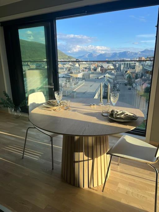 Center 7th Floor With Beautiful View *